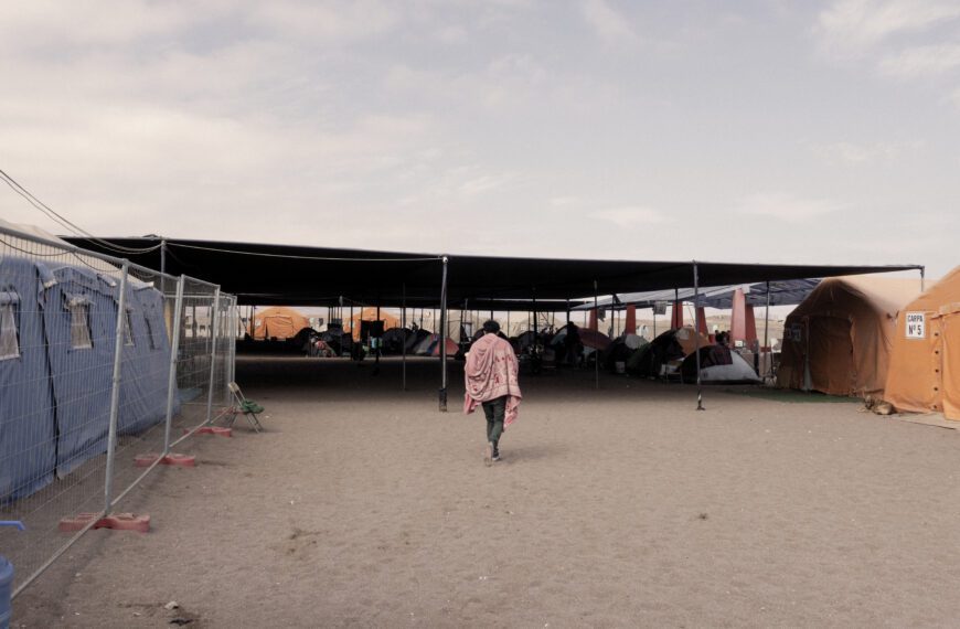 Providing temporary shelters in impending winter for Venezuelan refugees in Chile