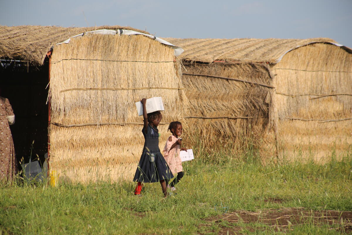 ch11187615 happy girls after receiving esnfis assistances abunaja settlement, al galabat al ghabya kassab